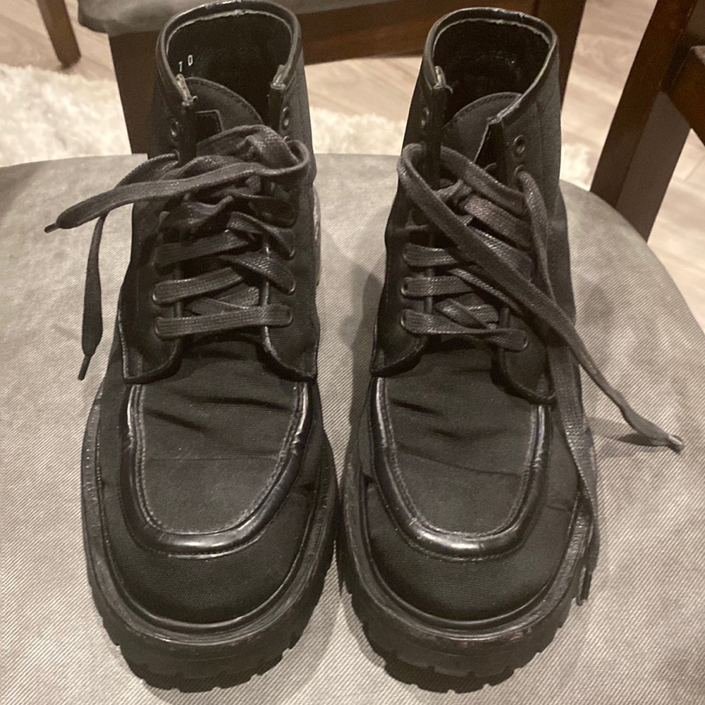 Men’s Gucci Boots, size 7D